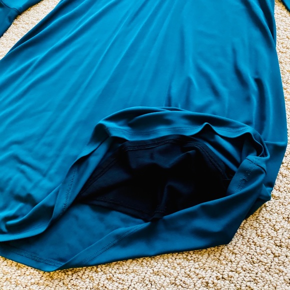 Karen Kane Bell Sleeved Knee Length Dress - Picture 4 of 5